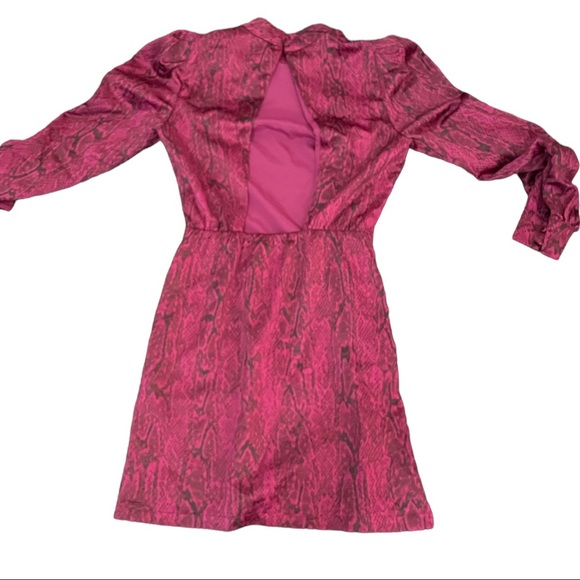 Purple snake print open back mini dress - Picture 10 of 12